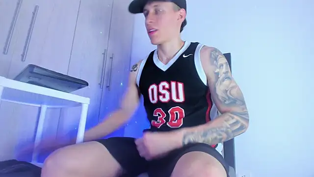 enzo bvlgari online show from March 2, 2025, 9:43 pm