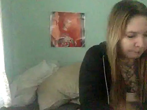 alexabunni online show from October 12, 2025, 3:33 pm