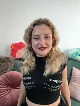 Snapshot of MileySummer chatting on March 1, 2025, 9:18 am MileySummer online show from March 1, 2025, 9:18 am