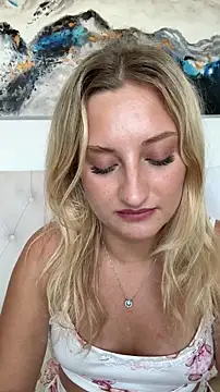 Snapshot of MileySummer chatting on October 3, 2025, 9:17 am MileySummer online show from October 3, 2025, 9:17 am