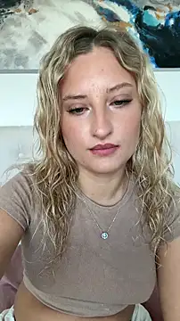 Snapshot of MileySummer chatting on October 10, 2025, 6:34 am MileySummer online show from October 10, 2025, 6:34 am