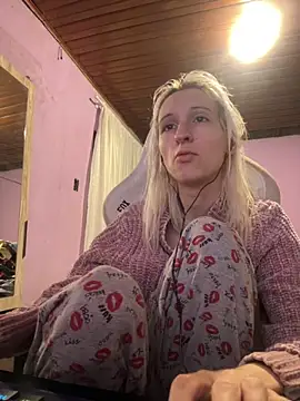 bunnydark00 online show from September 11, 2025, 12:33 am