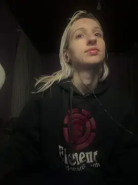 bunnydark00 online show from October 1, 2025, 1:11 am