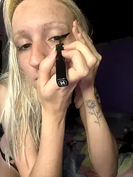 bunnydark00 online show from November 13, 2025, 10:08 pm