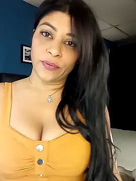 Snapshot of Lashmy111 chatting on February 4, 2025, 12:29 am Lashmy111 online show from February 4, 2025, 12:29 am