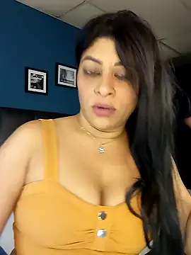 Snapshot of Lashmy111 chatting on February 4, 2025, 6:57 am Lashmy111 online show from February 4, 2025, 6:57 am