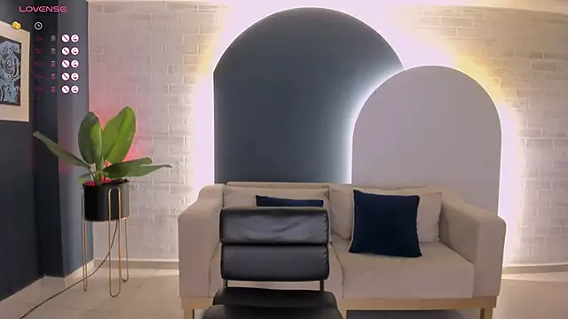 RossieRhoades online show from February 9, 2025, 12:41 pm