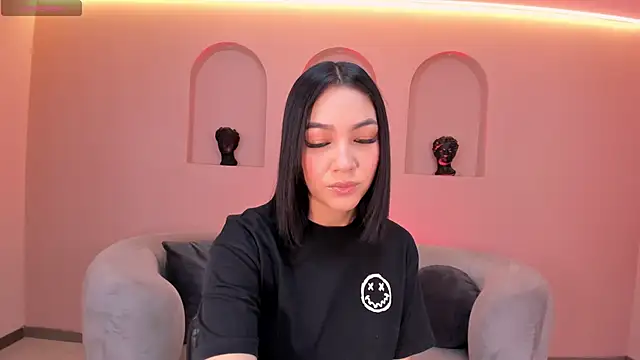 RossieRhoades online show from February 10, 2025, 7:49 pm