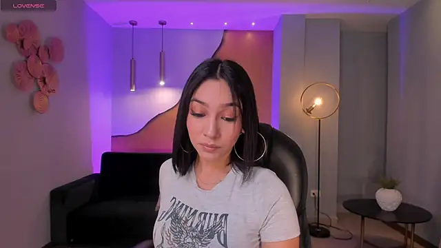 RossieRhoades online show from March 2, 2025, 11:50 am