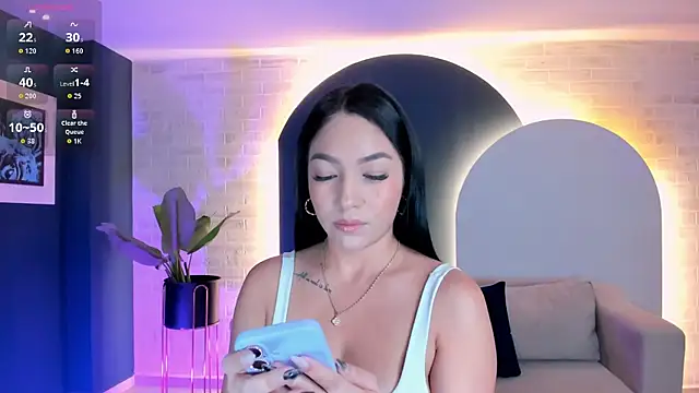 RossieRhoades online show from October 21, 2025, 7:58 pm