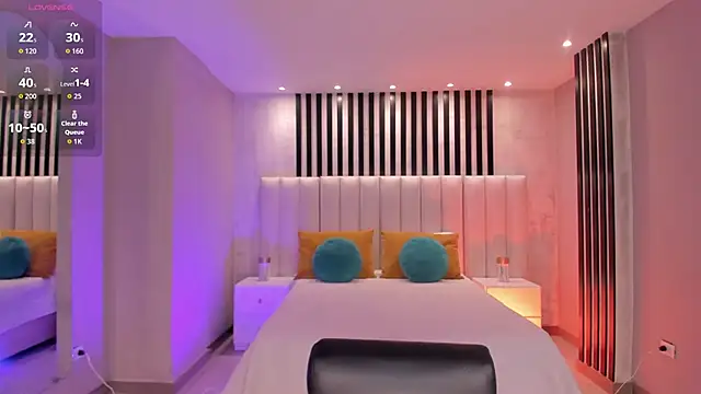 RossieRhoades online show from November 6, 2025, 5:36 pm