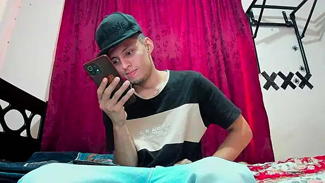 davidlatin66 online show from October 2, 2025, 7:10 pm