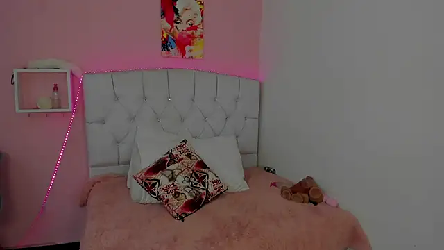 18candys online show from May 20, 2026, 2:23 pm