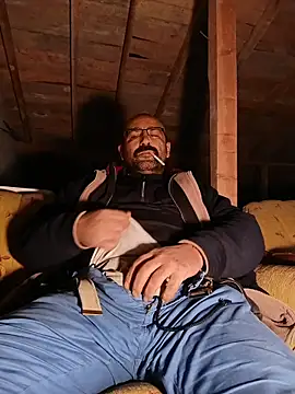 Snapshot of masculine_bear_daddy chatting on December 21, 2025, 6:15 pm masculine bear daddy online show from December 21, 2025, 6:15 pm