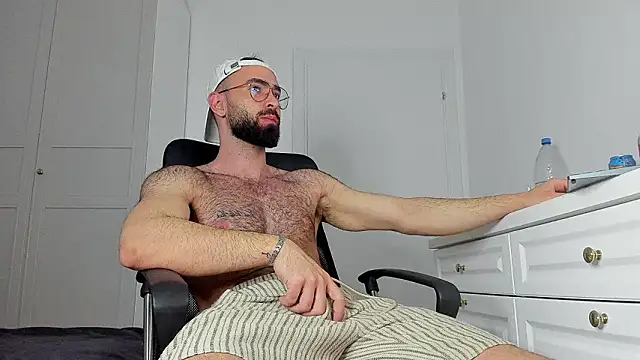 MichaelMasterss online show from March 5, 2026, 11:01 pm