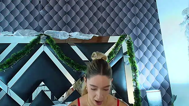 Snapshot of victoriaa_lee_ chatting on December 13, 2024, 7:32 pm victoriaa lee online show from December 13, 2024, 7:32 pm