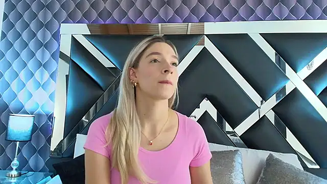 Snapshot of victoriaa_lee_ chatting on February 6, 2025, 7:07 pm victoriaa lee online show from February 6, 2025, 7:07 pm