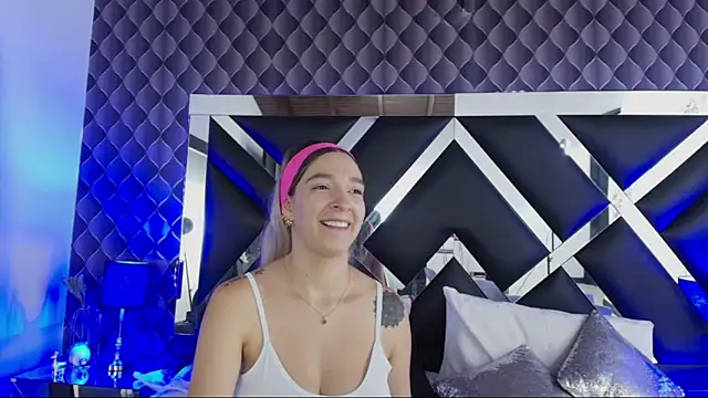 Snapshot of victoriaa_lee_ chatting on March 20, 2025, 7:35 pm victoriaa lee online show from March 20, 2025, 7:35 pm