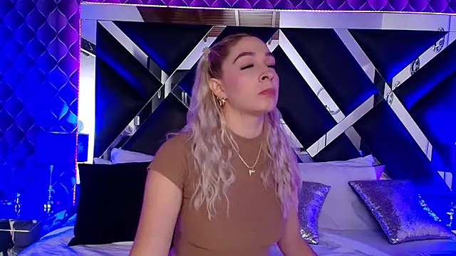 Snapshot of victoriaa_lee_ chatting on October 9, 2025, 7:12 pm victoriaa lee online show from October 9, 2025, 7:12 pm