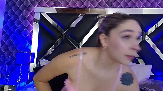 Snapshot of victoriaa_lee_ chatting on November 15, 2025, 6:59 pm victoriaa lee online show from November 15, 2025, 6:59 pm