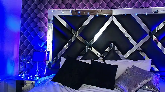 victoriaa lee  online show from March 19, 2026, 7:40 pm