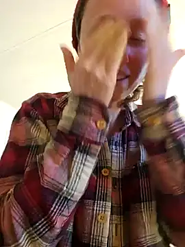 Snapshot of mossy_kiss chatting on December 8, 2024, 3:02 pm mossy kiss online show from December 8, 2024, 3:02 pm