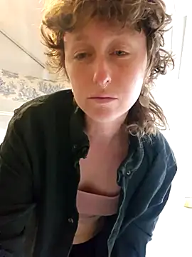 Snapshot of mossy_kiss chatting on March 9, 2025, 3:38 pm mossy kiss online show from March 9, 2025, 3:38 pm