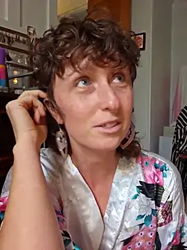 Snapshot of mossy_kiss chatting on October 8, 2025, 6:27 pm mossy kiss online show from October 8, 2025, 6:27 pm