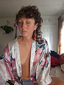 Snapshot of mossy_kiss chatting on November 1, 2025, 8:22 pm mossy kiss online show from November 1, 2025, 8:22 pm