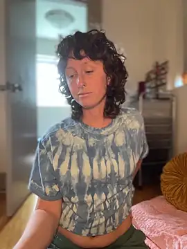 mossy kiss online show from April 5, 2026, 7:00 pm