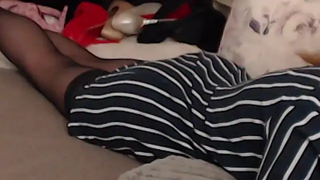 Snapshot of AylyneRichards chatting on February 15, 2025, 12:48 am AylyneRichards online show from February 15, 2025, 12:48 am