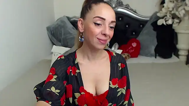 Snapshot of AylyneRichards chatting on November 3, 2025, 6:03 am AylyneRichards online show from November 3, 2025, 6:03 am