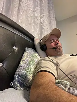 Cristian-Brayan online show from March 9, 2026, 9:08 pm