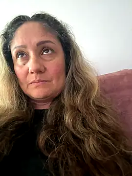 Snapshot of gabiTetas chatting on November 22, 2025, 9:14 pm gabiTetas online show from November 22, 2025, 9:14 pm