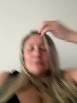 gabiTetas online show from April 14, 2026, 10:05 pm