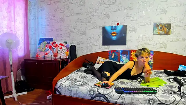 KagamiTayga online show from September 17, 2025, 8:38 am