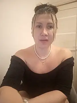 Snapshot of ROXOLANAA_SEXY chatting on March 20, 2026, 8:46 pm ROXOLANAA SEXY online show from March 20, 2026, 8:46 pm