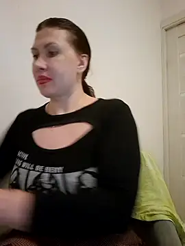 Snapshot of ROXOLANAA_SEXY chatting on April 18, 2026, 7:07 pm ROXOLANAA SEXY online show from April 18, 2026, 7:07 pm