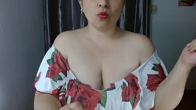 Victoriaevans1 online show from November 9, 2025, 5:33 pm