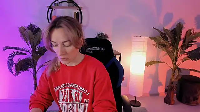 RebeccaMartinez online show from February 3, 2025, 7:18 am