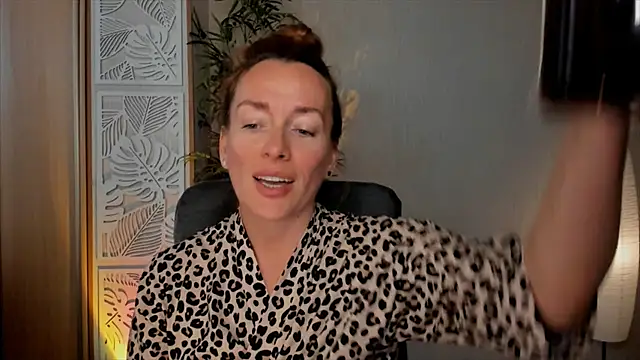 RebeccaMartinez online show from June 30, 2026, 10:05 am
