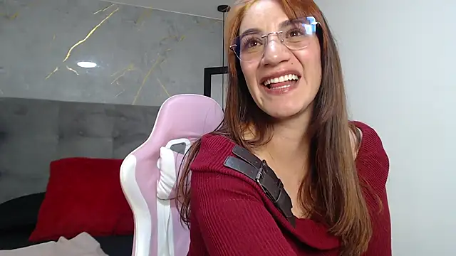 JessiDovee online show from July 28, 2026, 9:03 pm