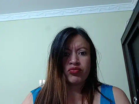 Snapshot of emilysamantha_8 chatting on November 21, 2025, 8:07 pm emilysamantha 8 online show from November 21, 2025, 8:07 pm