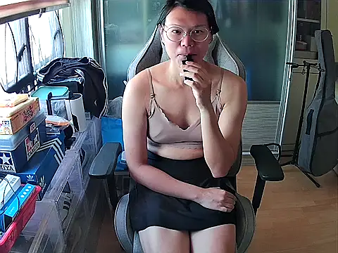 swimsuitloves online show from June 13, 2026, 4:43 am
