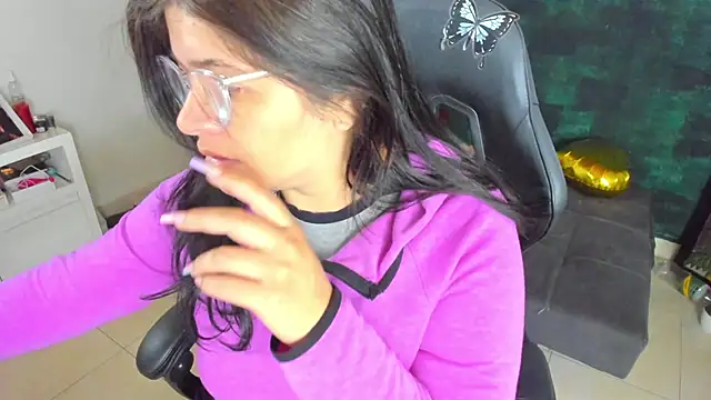 BellaFlaming online show from January 22, 2025, 10:50 am