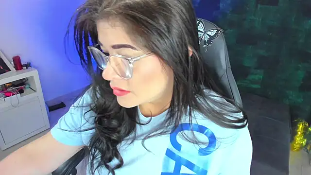 BellaFlaming online show from January 29, 2025, 10:48 am