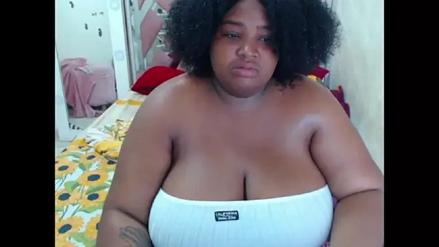 chocolatehot04 online show from September 9, 2025, 4:06 pm