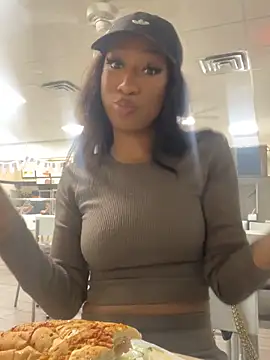 Iceblanca online show from October 18, 2025, 12:02 am