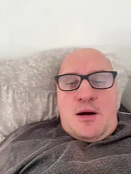 vanjbi45 online show from February 18, 2025, 2:49 pm