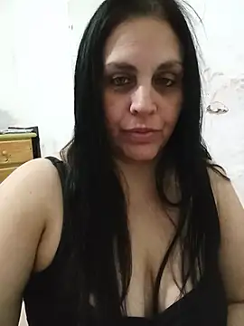 Snapshot of CRUELLAXX chatting on July 23, 2026, 1:08 am CRUELLAXX online show from July 23, 2026, 1:08 am